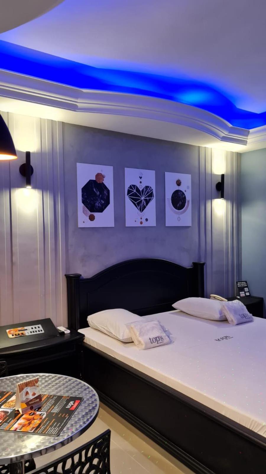 Top'S Motel (Adults Only) จาคารี ภายนอก รูปภาพ